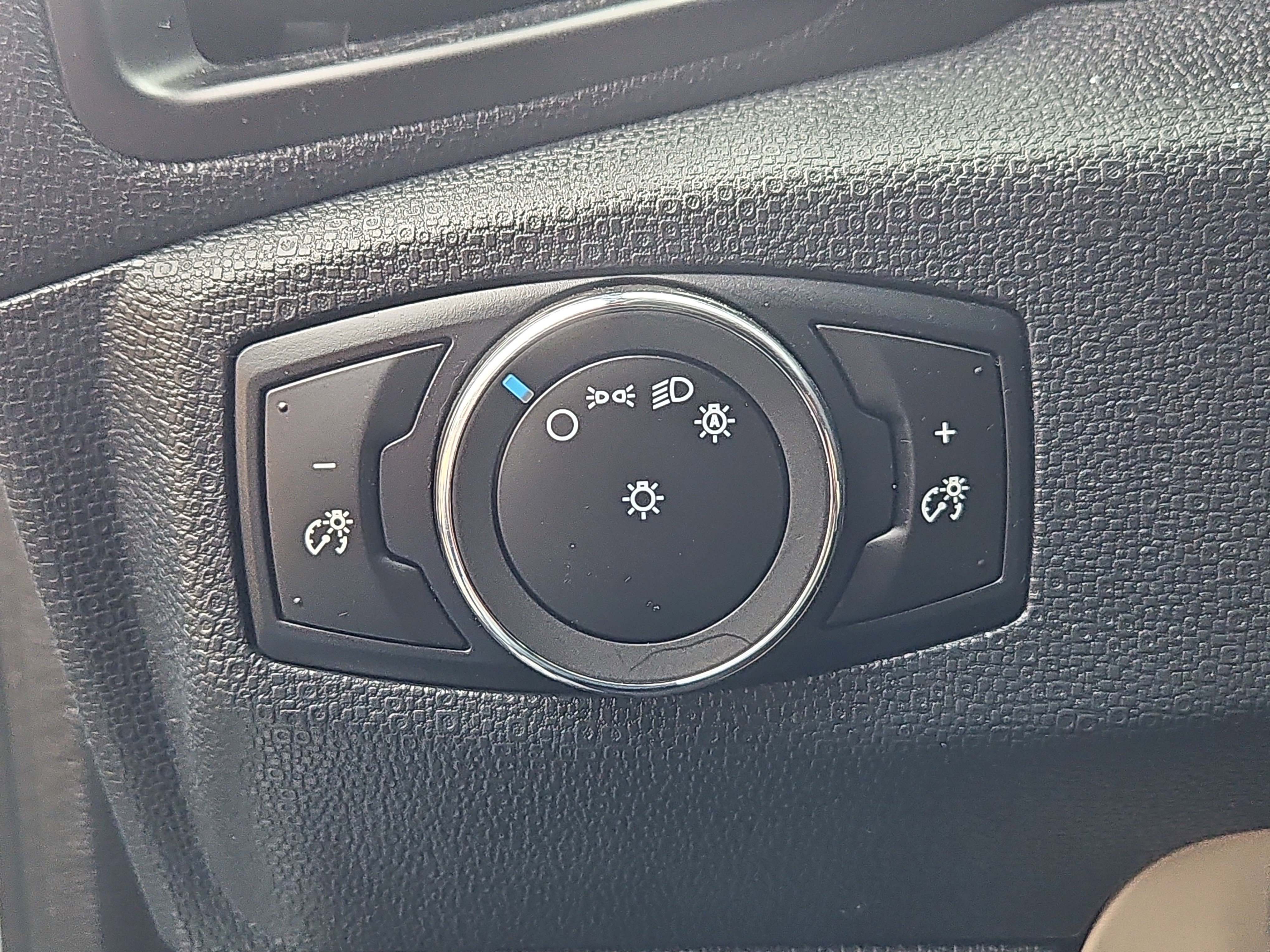 Used 2020 Ford EcoSport S image 9