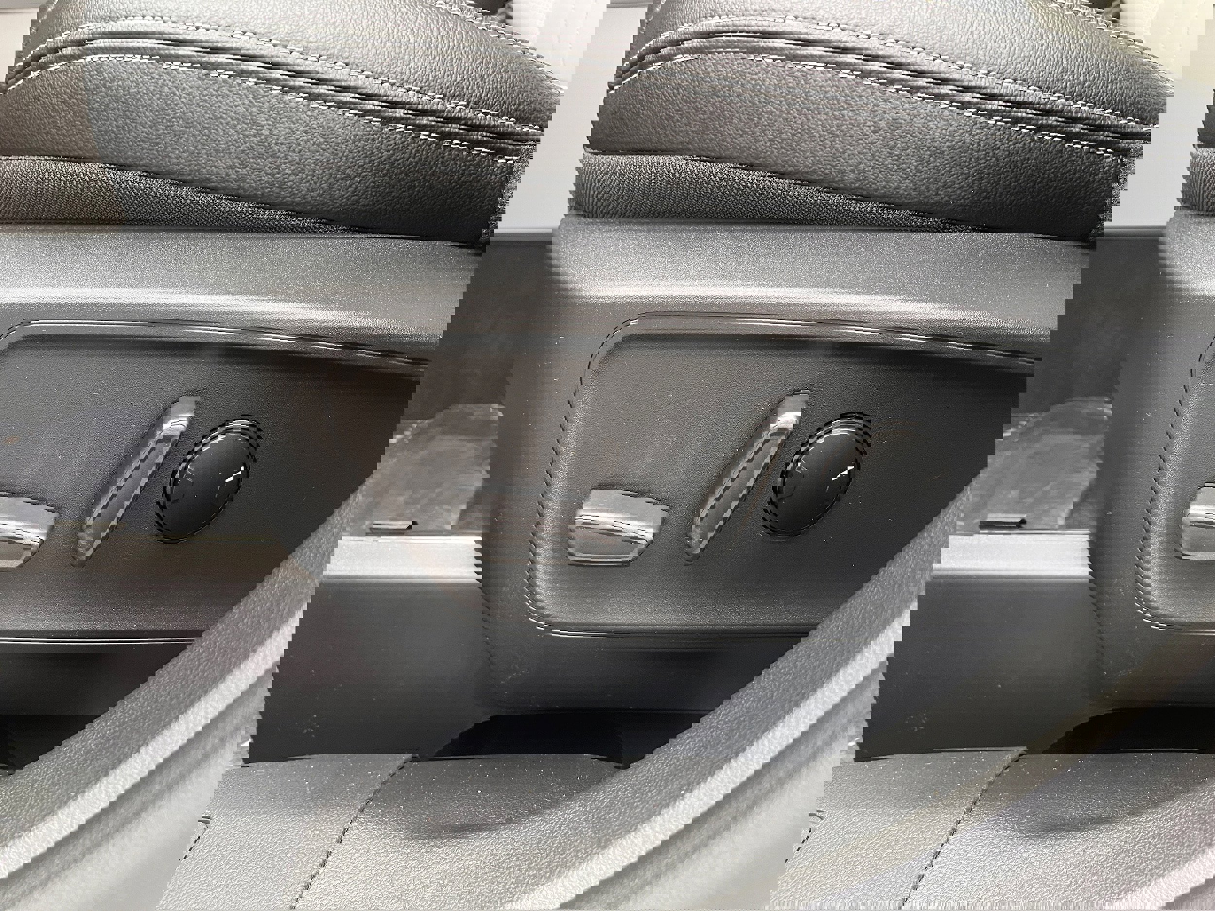 New 2026 Ford Escape Platinum w/ Premium Technology Package image 16