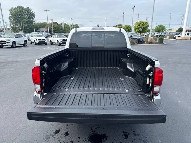 Certified 2020 Toyota Tacoma SR5 AWD/4WD image 12