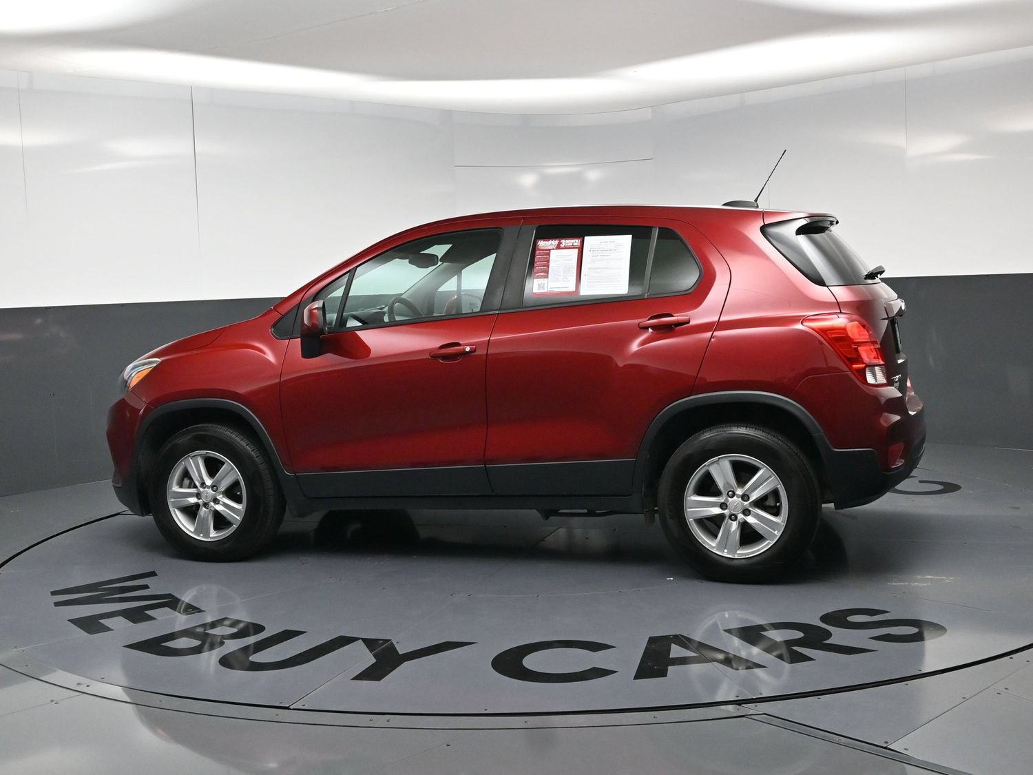 Used 2021 Chevrolet Trax LS w/ Tint and Cruise Package AWD/4WD image 6