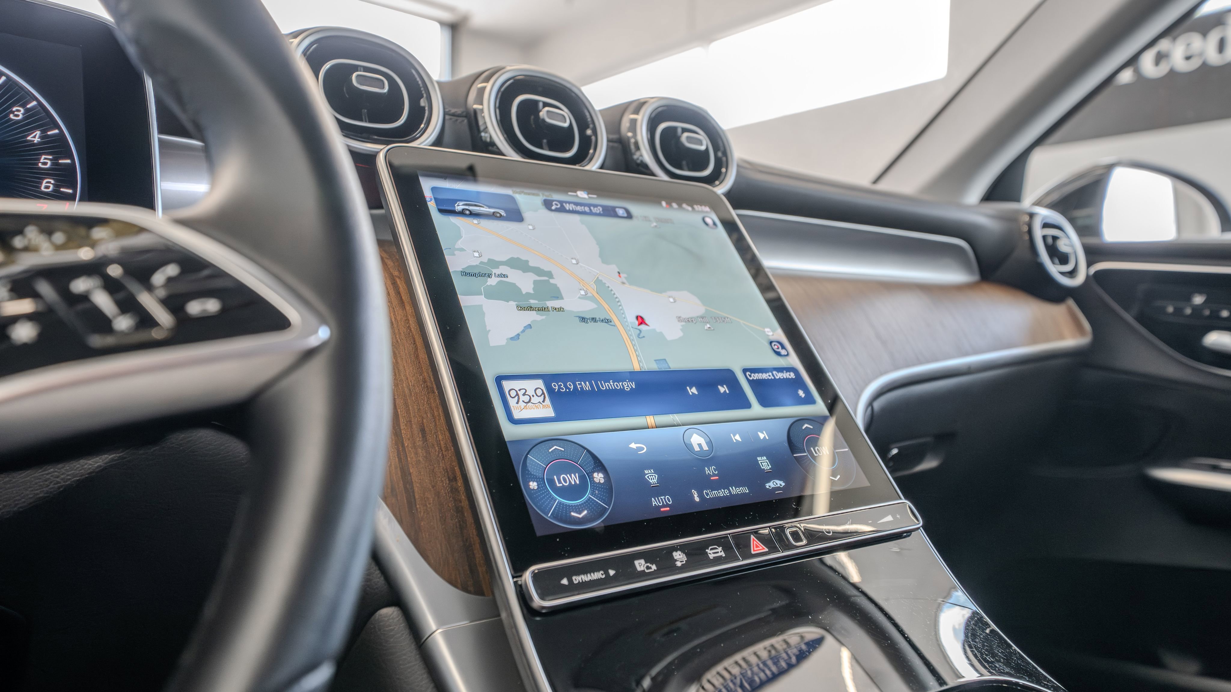 Certified 2025 Mercedes-Benz GLC 350e 4MATIC image 30