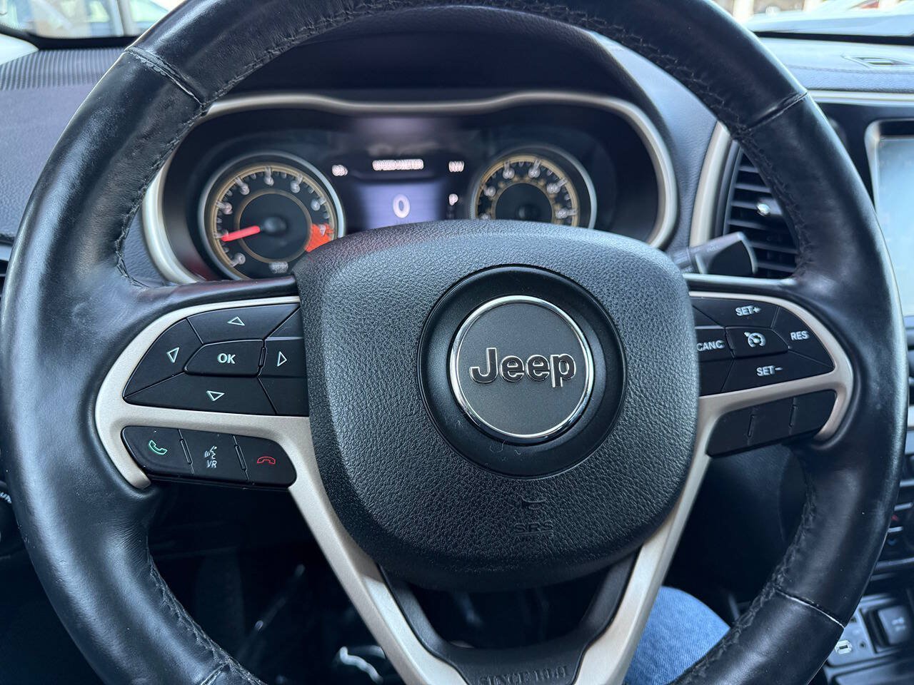 Used 2014 Jeep Cherokee Limited FWD image 12