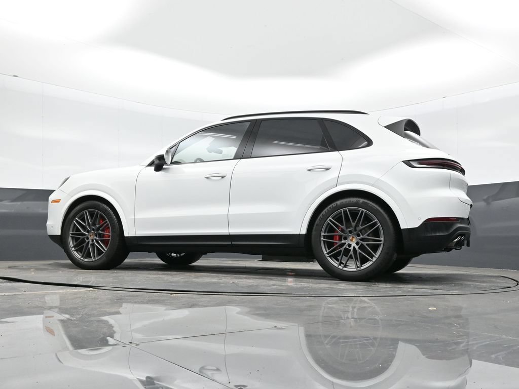 Certified 2025 Porsche Cayenne S AWD/4WD image 35