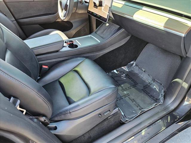 Used 2024 Tesla Model Y Long Range AWD/4WD image 19