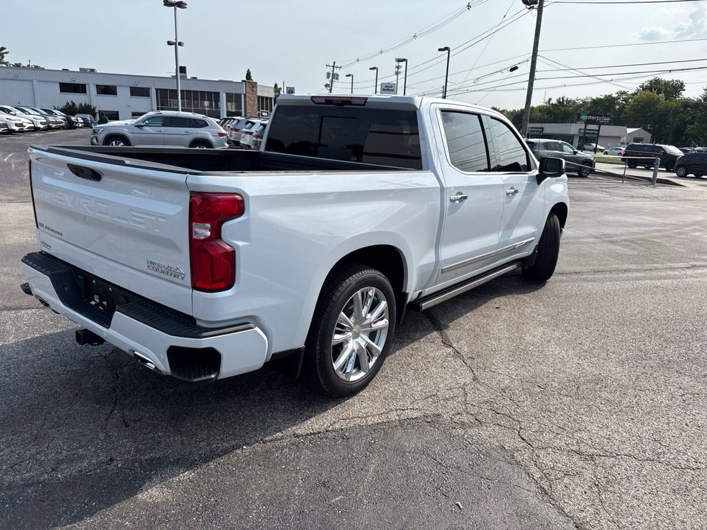 Used 2026 Chevrolet Silverado 1500 High Country AWD/4WD image 3