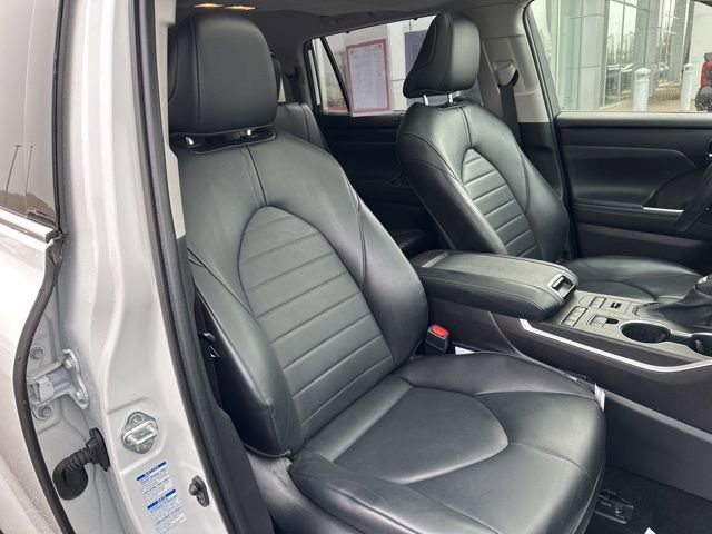 Certified 2022 Toyota Highlander XLE image 31