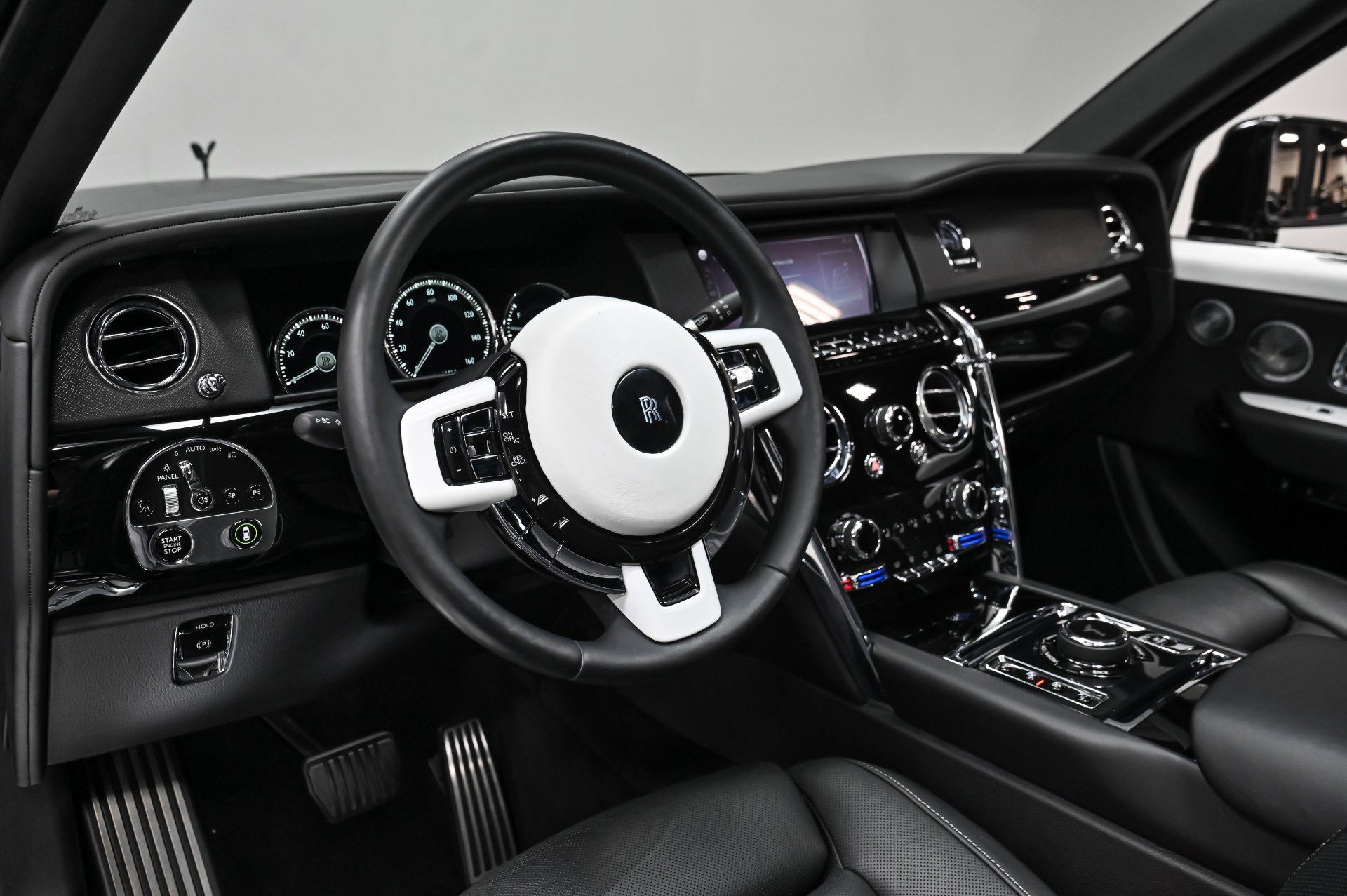 Used 2019 Rolls-Royce Cullinan image 7