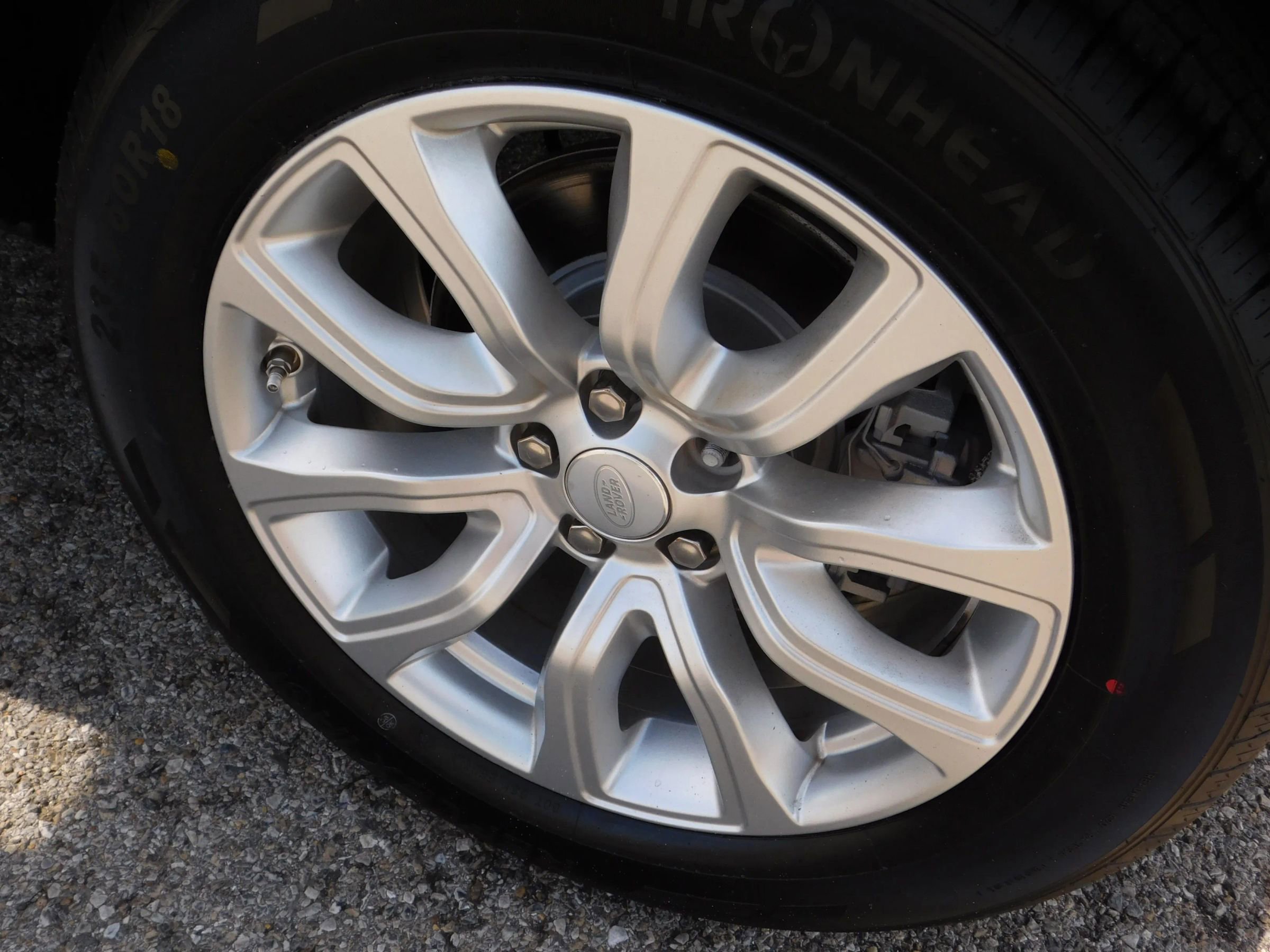 Used 2018 Land Rover Range Rover Evoque SE AWD/4WD image 6