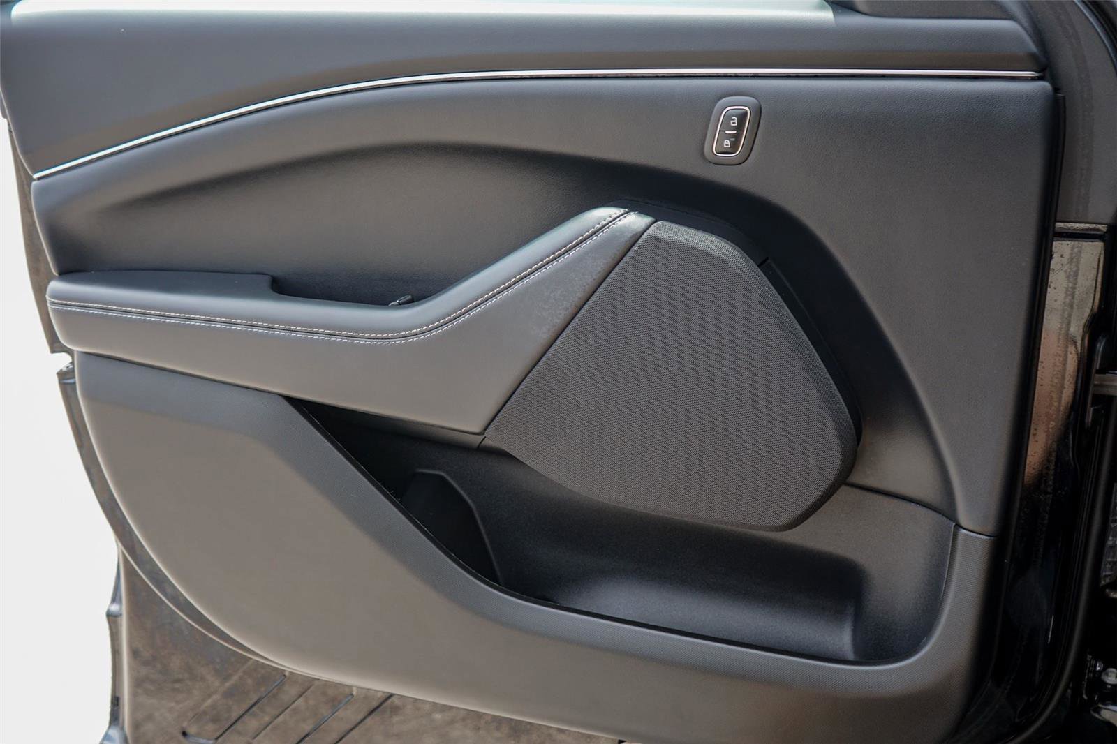 Certified 2025 Ford Mustang Mach-E Select image 19