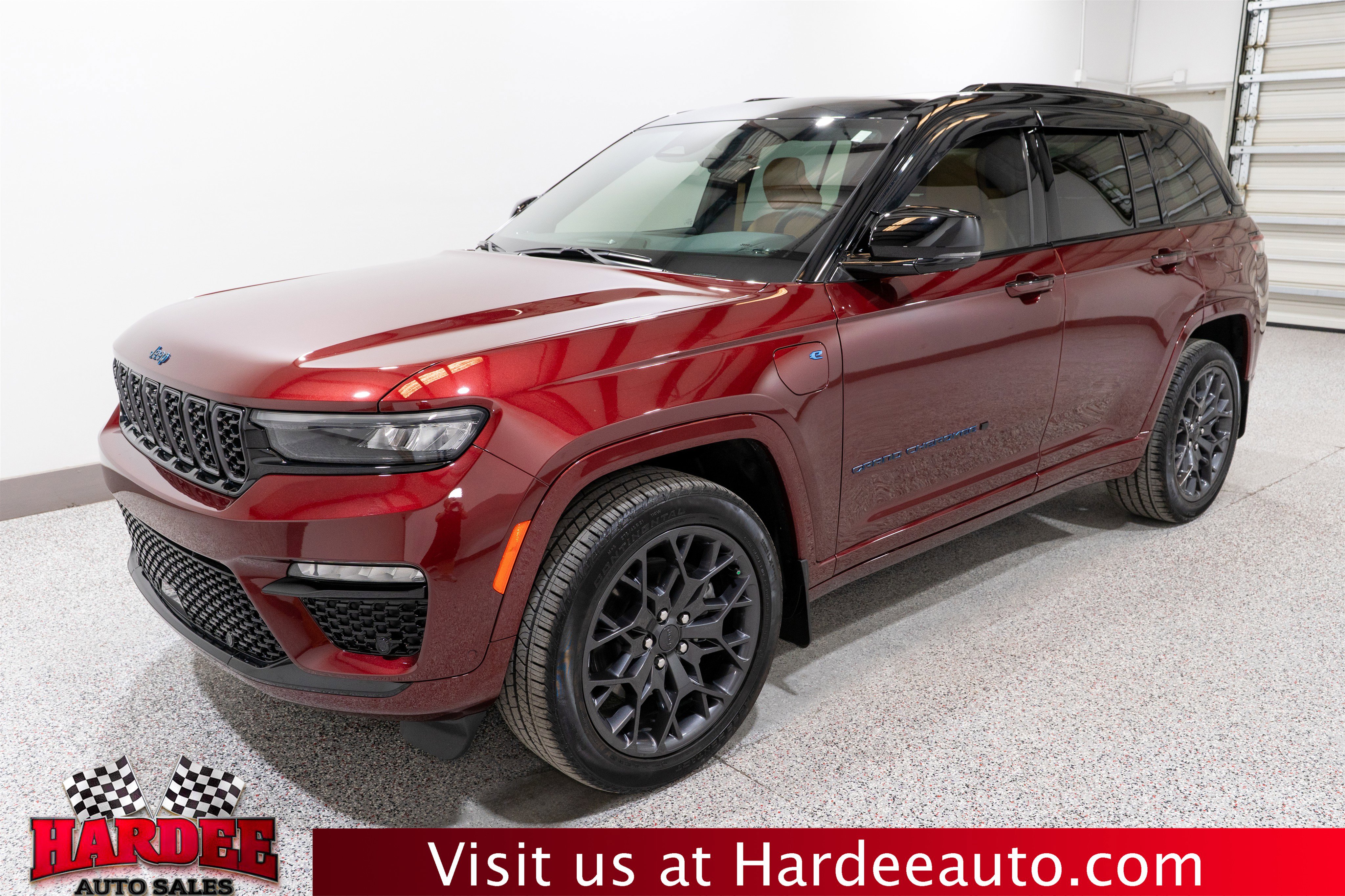Used 2024 Jeep Grand Cherokee Summit w/ High Altitude Package AWD/4WD image 2