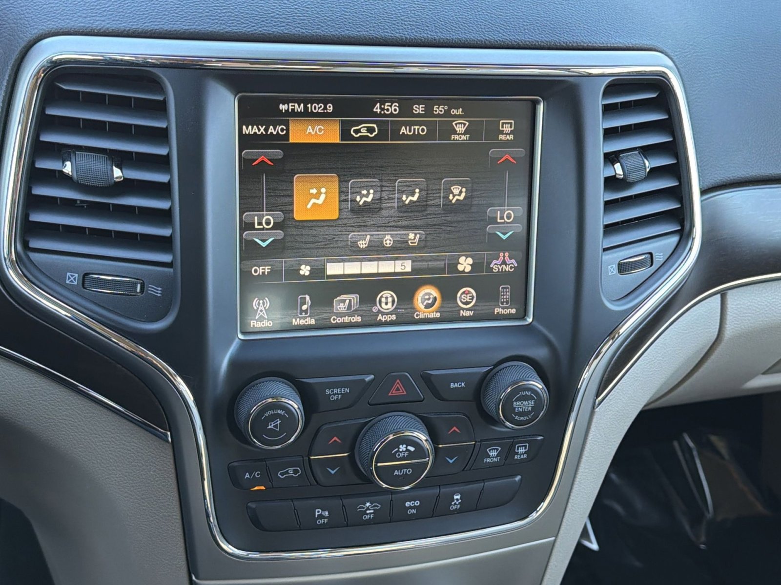 Used 2015 Jeep Grand Cherokee Limited w/ Luxury Group II image 21