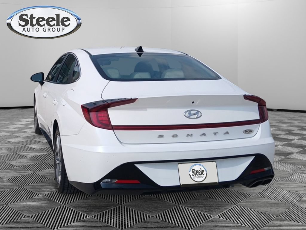 Used 2023 Hyundai Sonata SEL FWD image 2