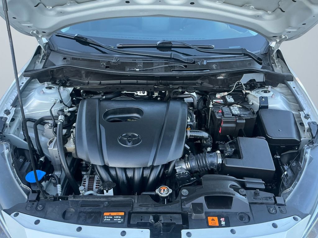 Used 2020 Toyota Yaris LE image 17