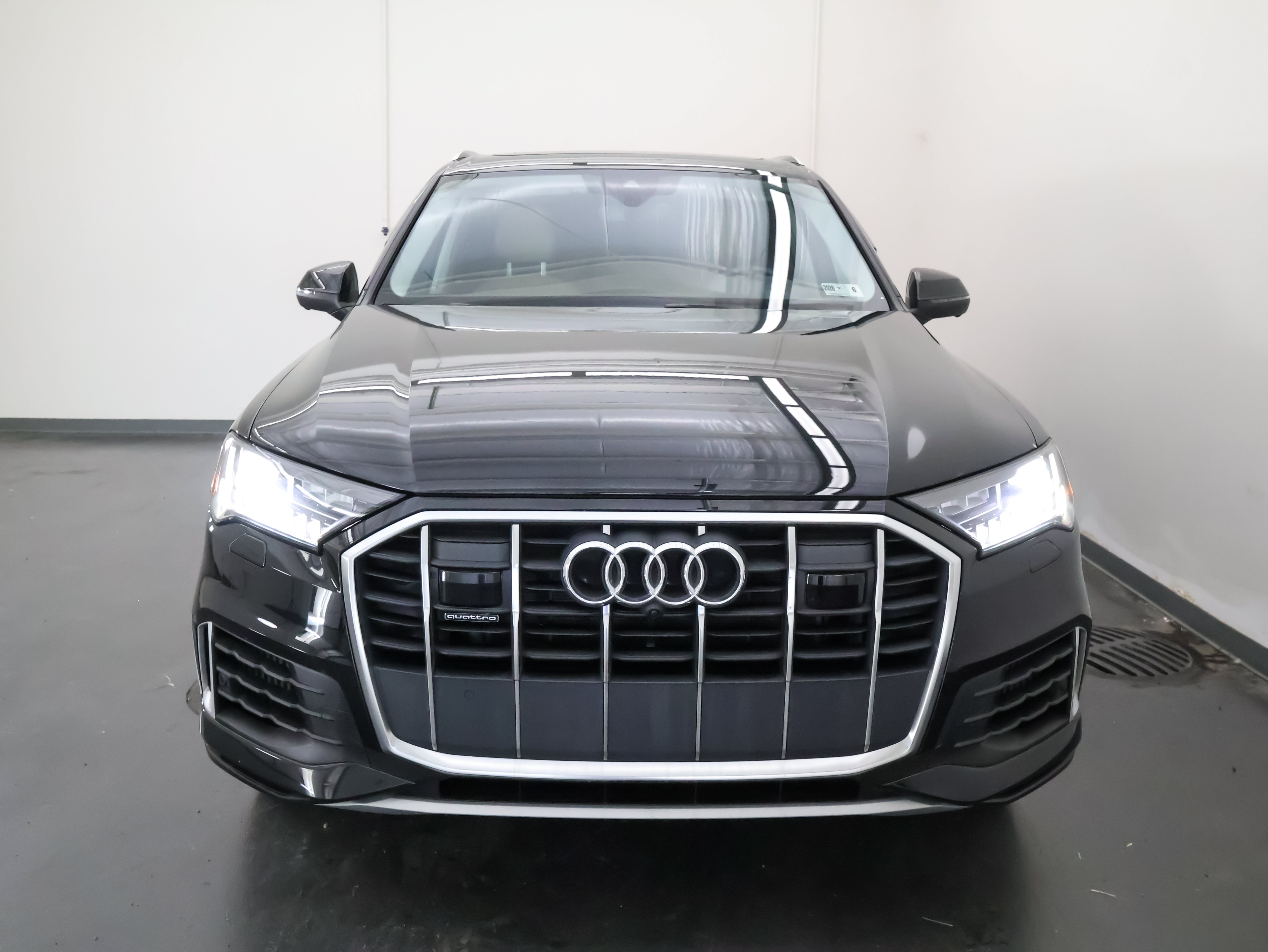 Used 2023 Audi Q7 3.0T Premium Plus w/ Premium Plus Package AWD/4WD image 8