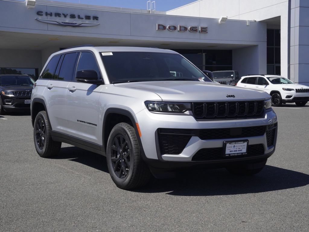 New 2026 Jeep Grand Cherokee Altitude AWD/4WD image 2