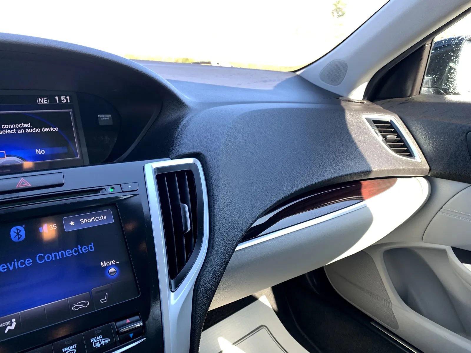 Used 2015 Acura TLX image 18