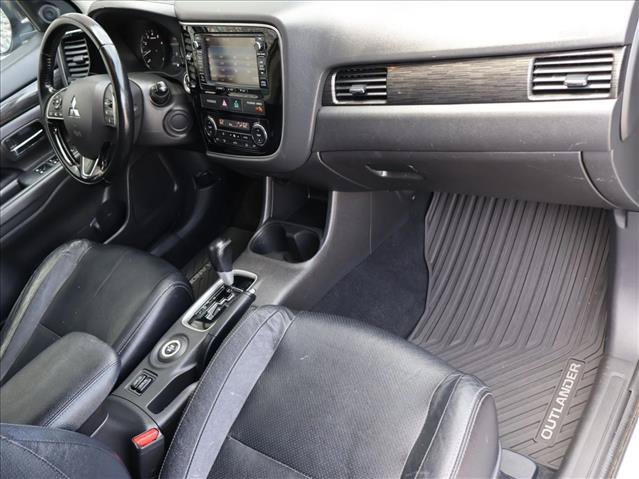 Used 2016 Mitsubishi Outlander SE AWD/4WD image 23