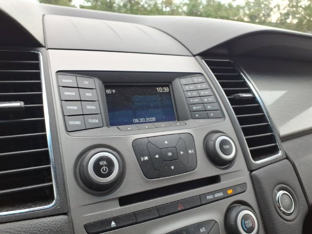 Used 2016 Ford Taurus SEL FWD image 17