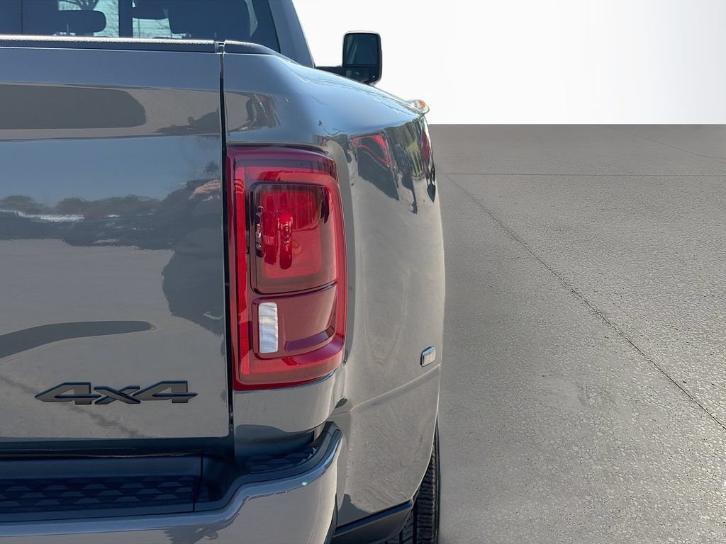New 2026 RAM 3500 Laramie AWD/4WD image 11