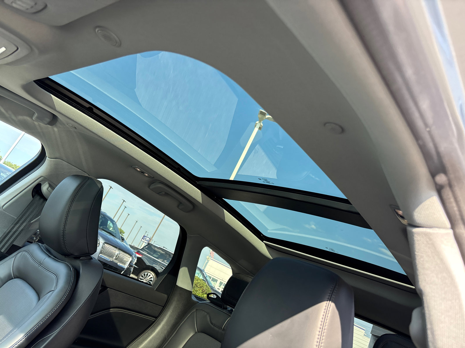 Certified 2022 Lincoln Corsair AWD w/ Premium Package image 26