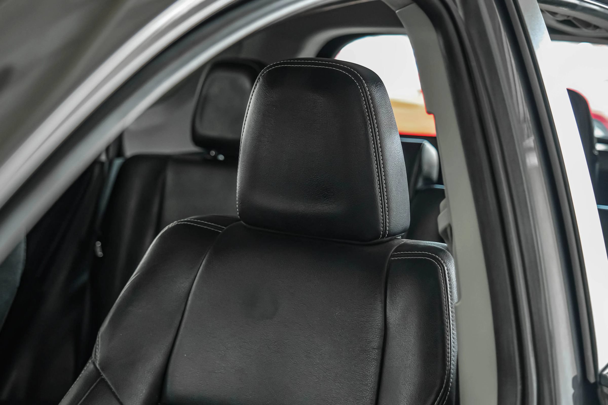 Used 2016 Toyota RAV4 Limited w/ Advanced Technology Package FWD image 27