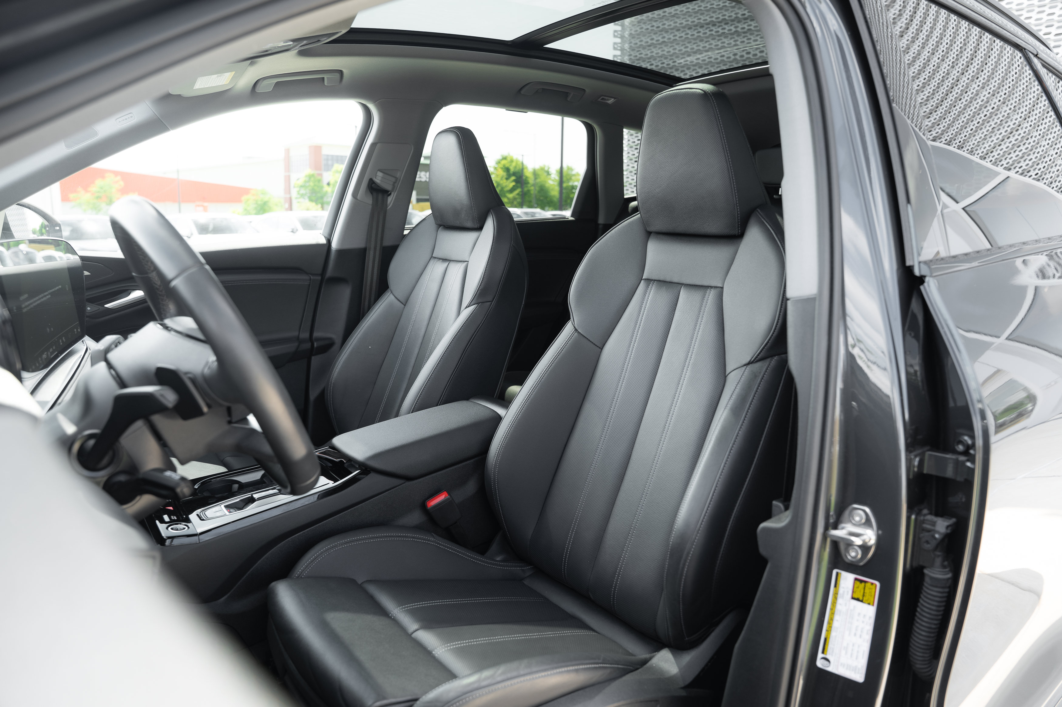 Certified 2025 Audi Q6 e-tron Premium Plus w/ Premium Plus AWD/4WD image 20