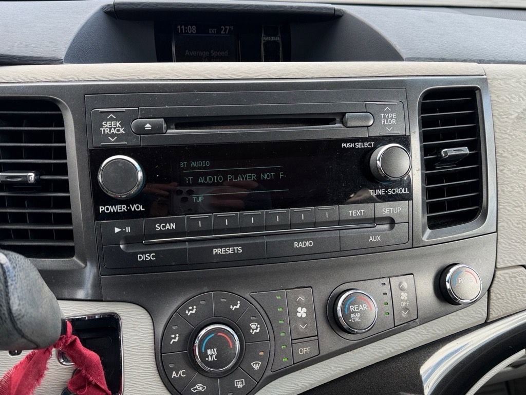 Used 2012 Toyota Sienna LE image 22