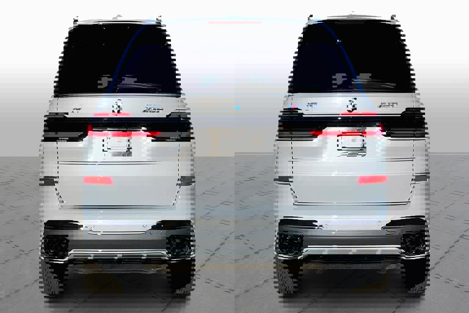 New 2026 BMW X7 M60i image 4