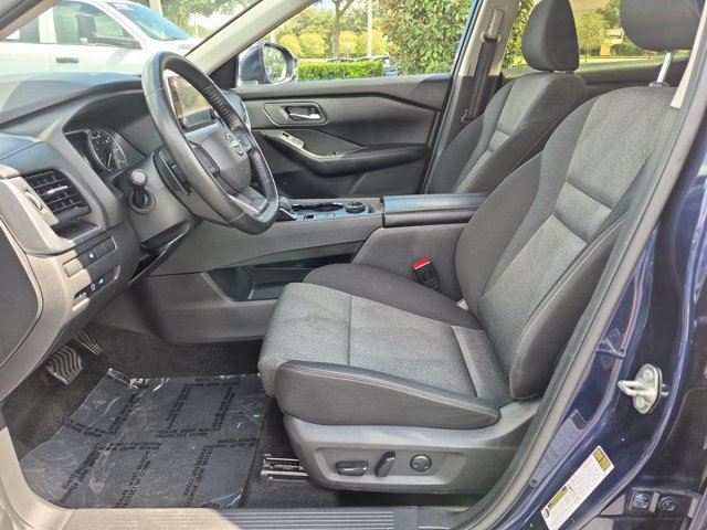 Used 2025 Nissan Rogue SV AWD/4WD image 15