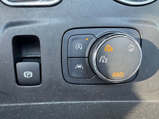 Used 2023 Chevrolet Traverse RS image 24