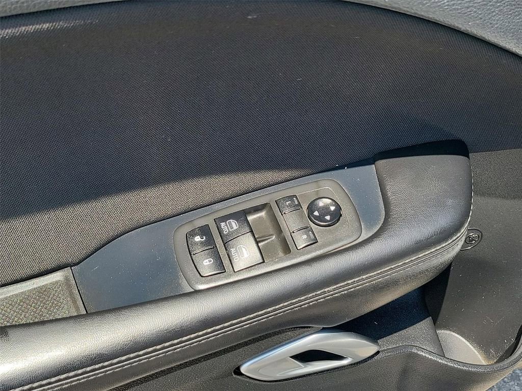 Used 2021 Dodge Challenger SXT w/ Driver Convenience Group RWD image 14