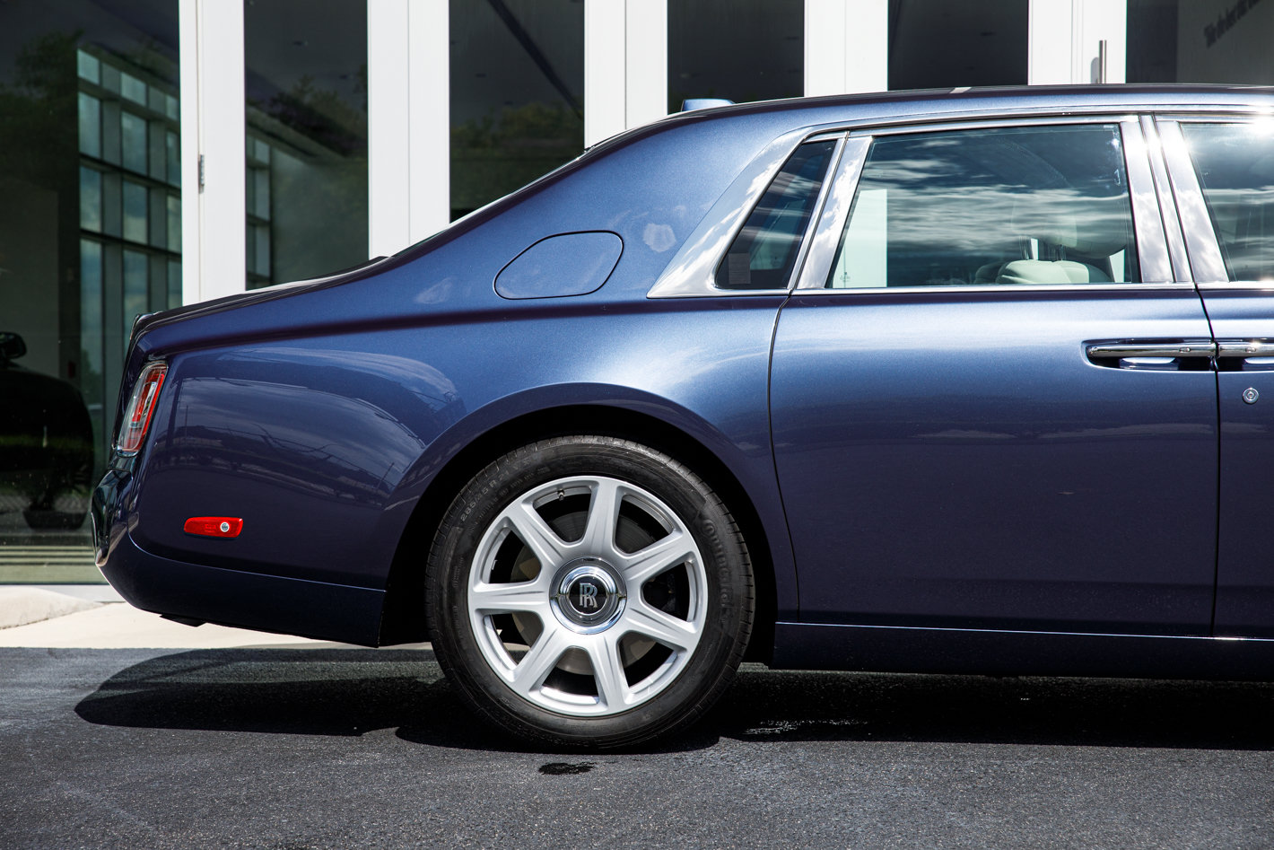 Certified 2020 Rolls-Royce Phantom Sedan RWD image 22