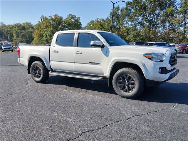 Used 2022 Toyota Tacoma SR5 w/ Technology Package RWD image 2