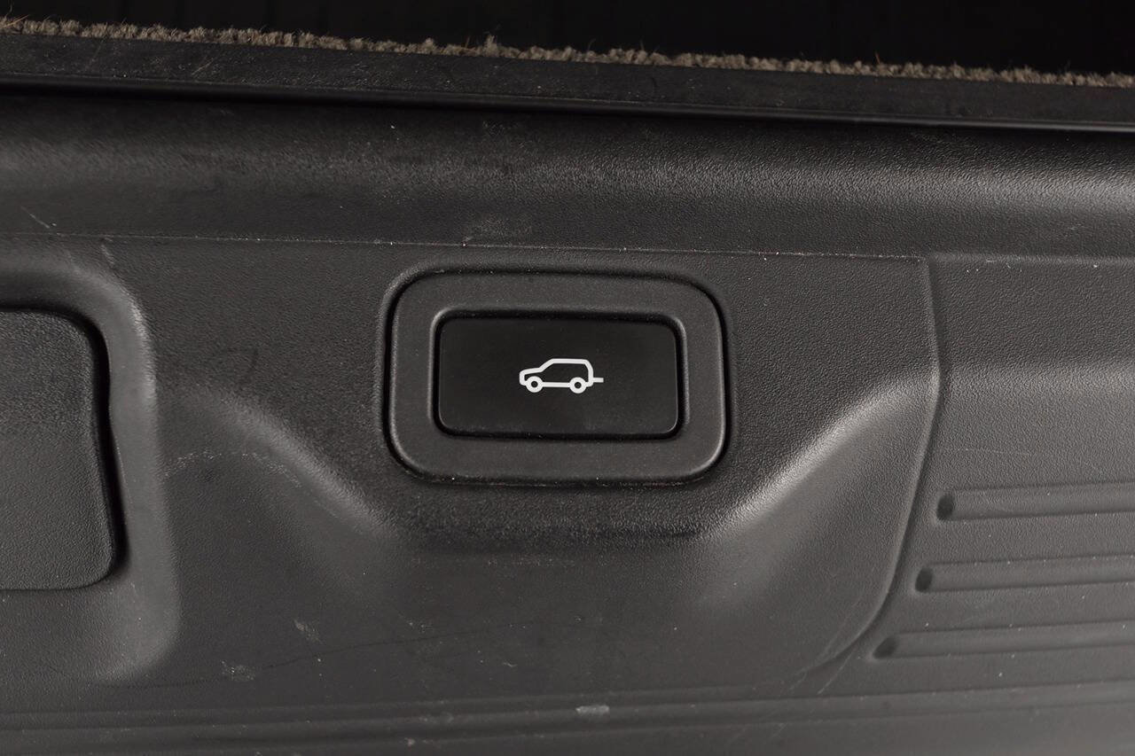 Used 2018 Land Rover Range Rover Long Wheelbase Supercharged image 36