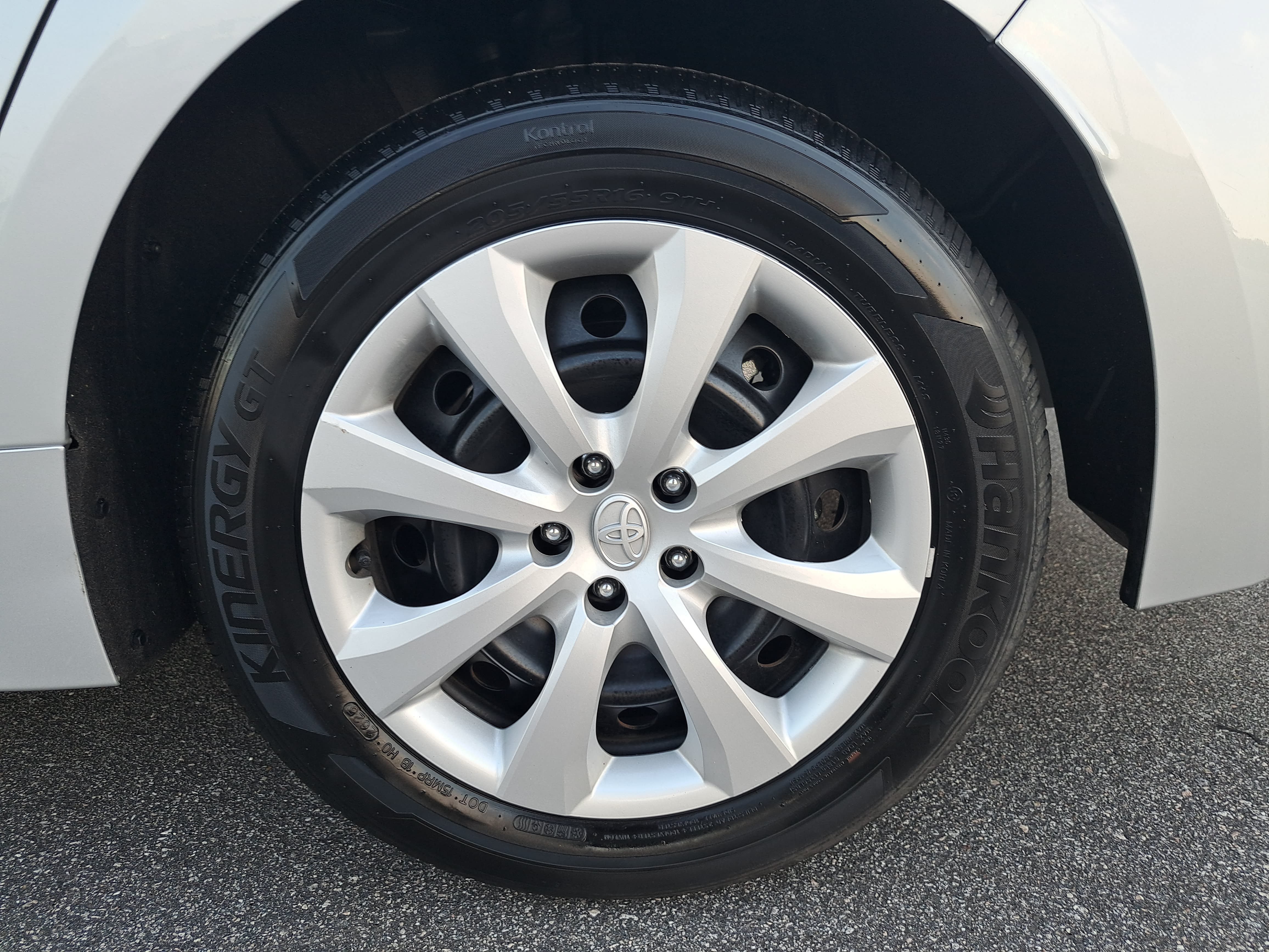 Used 2026 Toyota Corolla LE FWD image 30