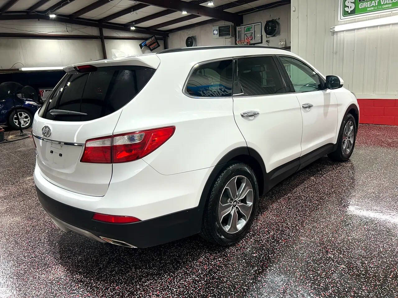 Used 2016 Hyundai Santa Fe SE FWD image 2