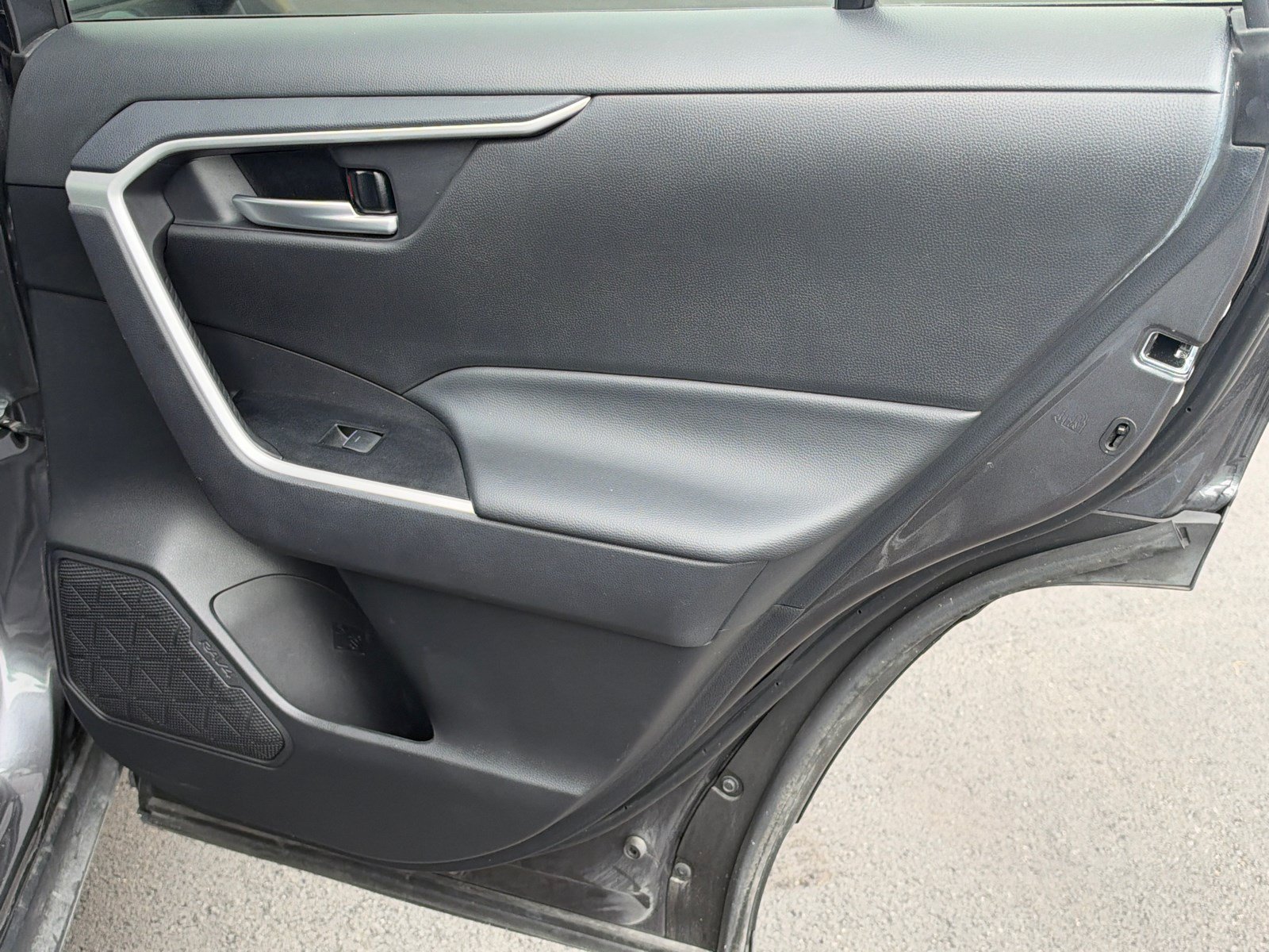 Used 2025 Toyota RAV4 XLE AWD/4WD image 16