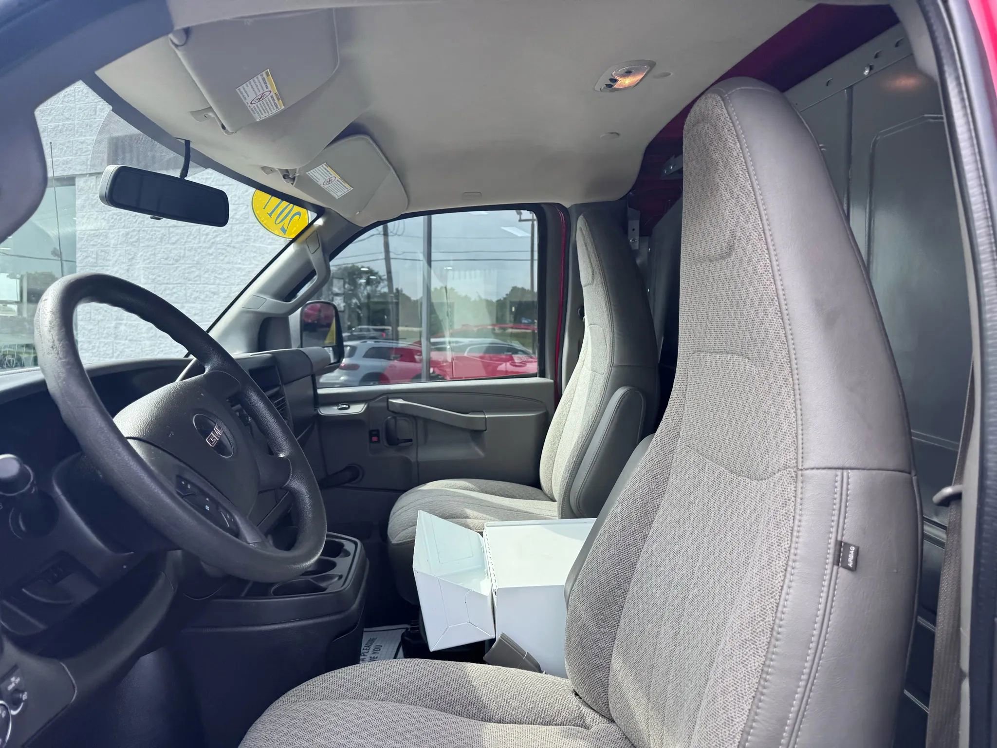 Used 2017 GMC Savana 3500 Regular Van 3D image 10