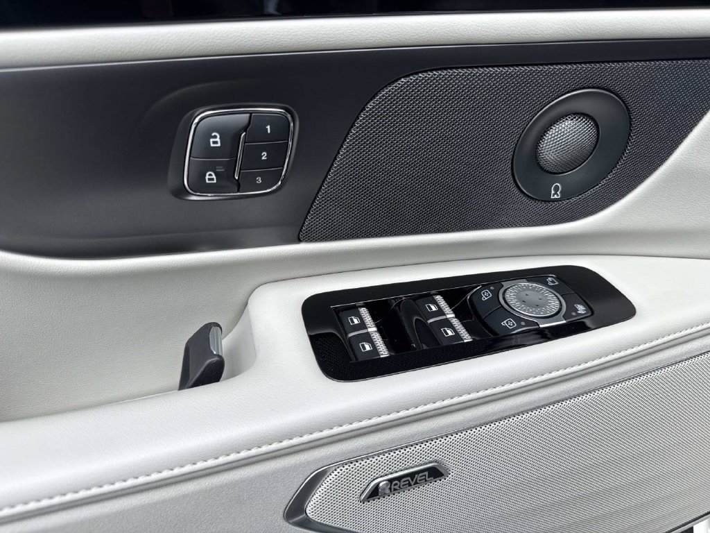 New 2026 Lincoln Nautilus Premier w/ Equipment Group 102A AWD/4WD image 19
