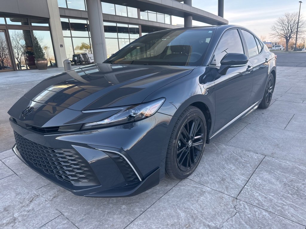 Used 2025 Toyota Camry SE w/ Convenience Package