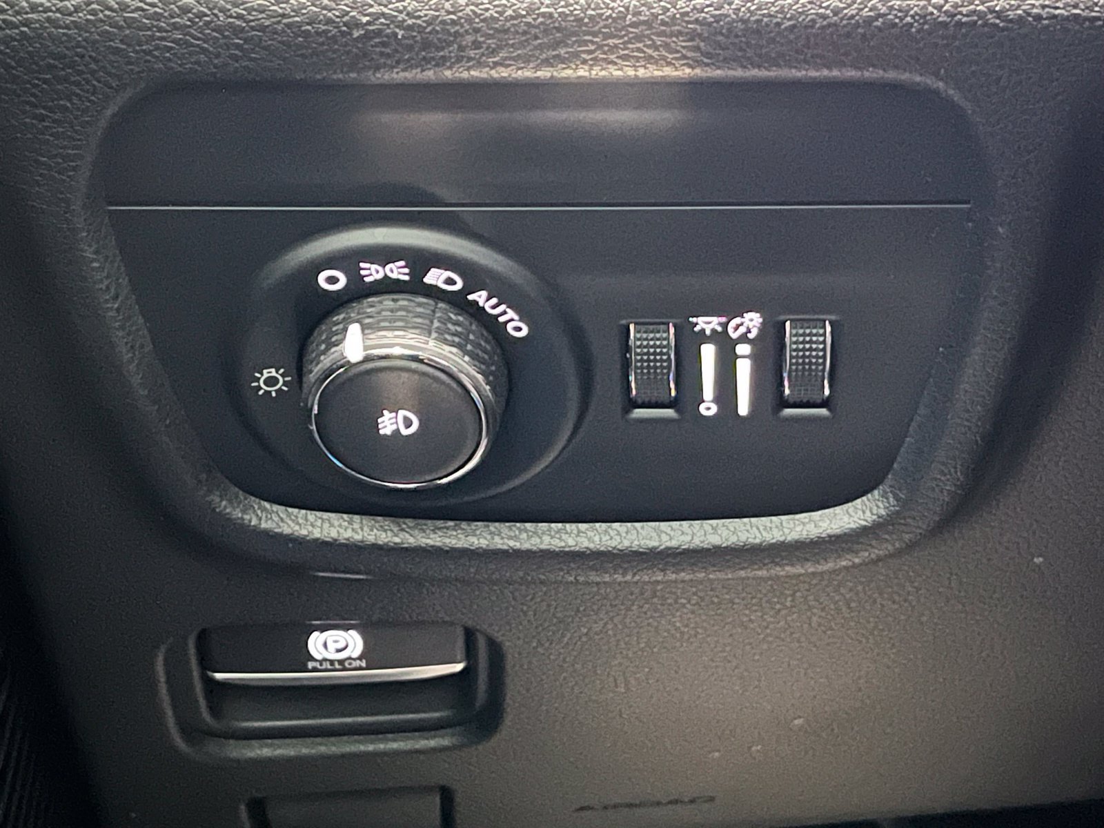 Used 2021 Jeep Grand Cherokee L Overland w/ Luxury Tech Group IV AWD/4WD image 33