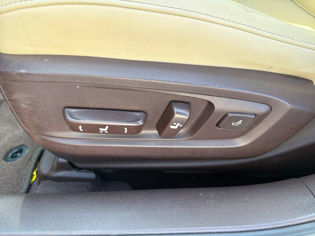 Used 2016 Lexus ES 350 w/ Premium Package w/Wood Trim FWD image 35
