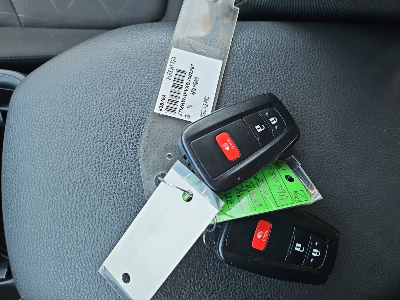 Used 2025 Toyota RAV4 XLE AWD/4WD image 21