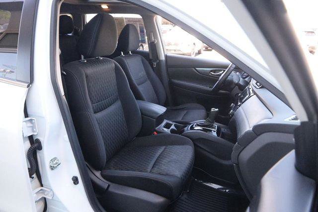 Used 2020 Nissan Rogue SV w/ Sun & Sound Touring Package AWD/4WD image 26