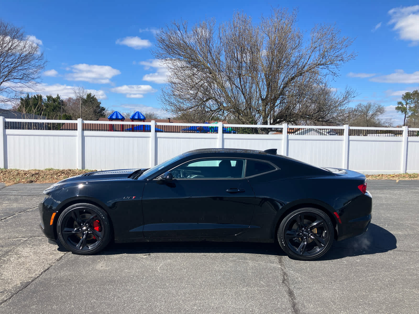 Used 2022 Chevrolet Camaro LT w/ Technology Package image 5