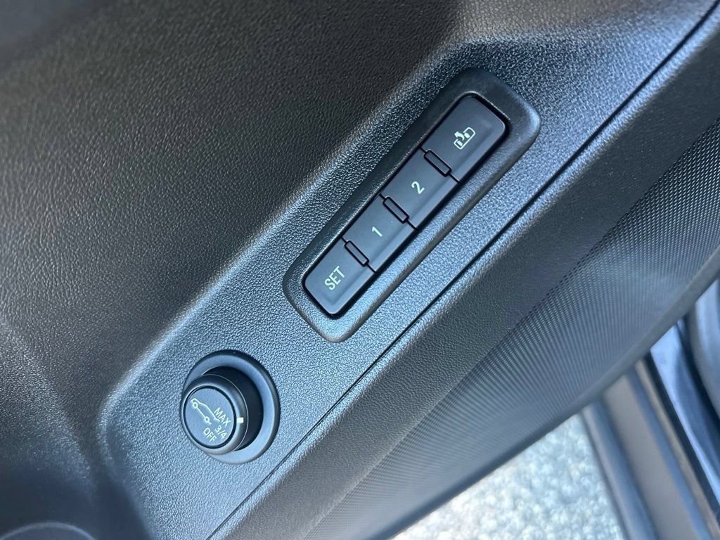 Used 2024 Chevrolet Equinox Premier AWD/4WD image 16
