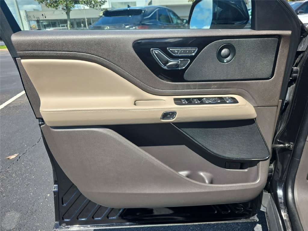 Certified 2022 Lincoln Aviator Reserve w/ Equipment Group 201A RWD image 20