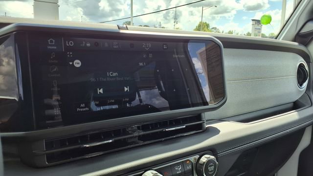 Used 2025 Jeep Wrangler Sahara image 22