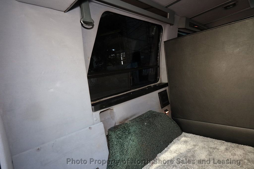 Used 1998 Dodge B1500 image 36