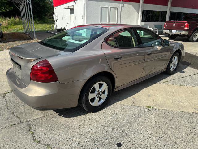 Used 2006 Pontiac Grand Prix w/ Preferred Package FWD image 4